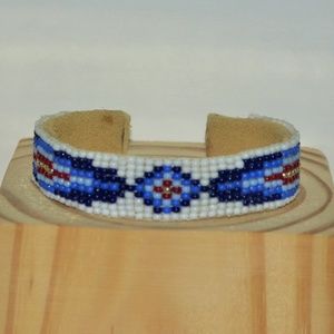 🌀NWOT Southwestern Leather Beaded Bracelet